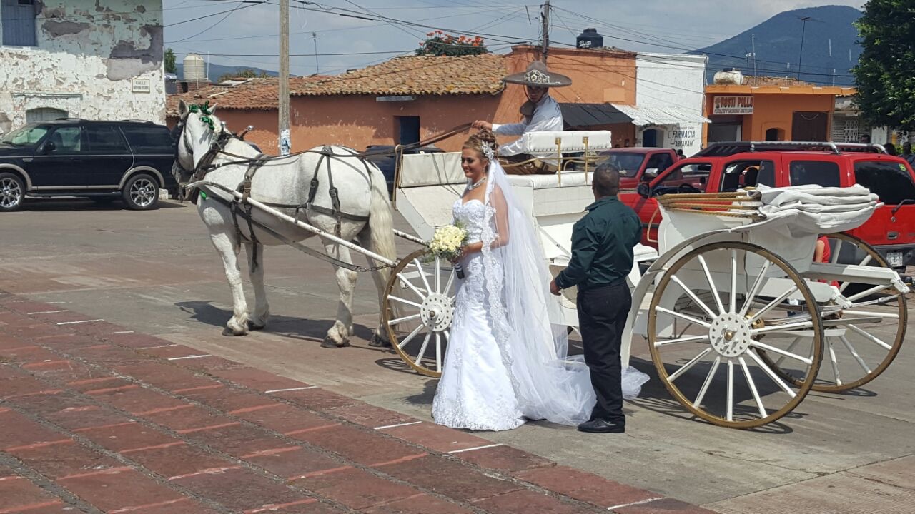 Quinceañera en carreta